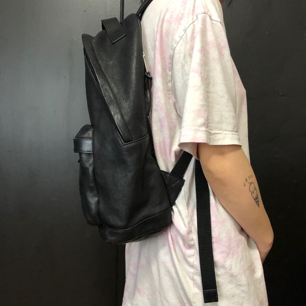 Michael Kors Mens Odin Leather Backpack in Black